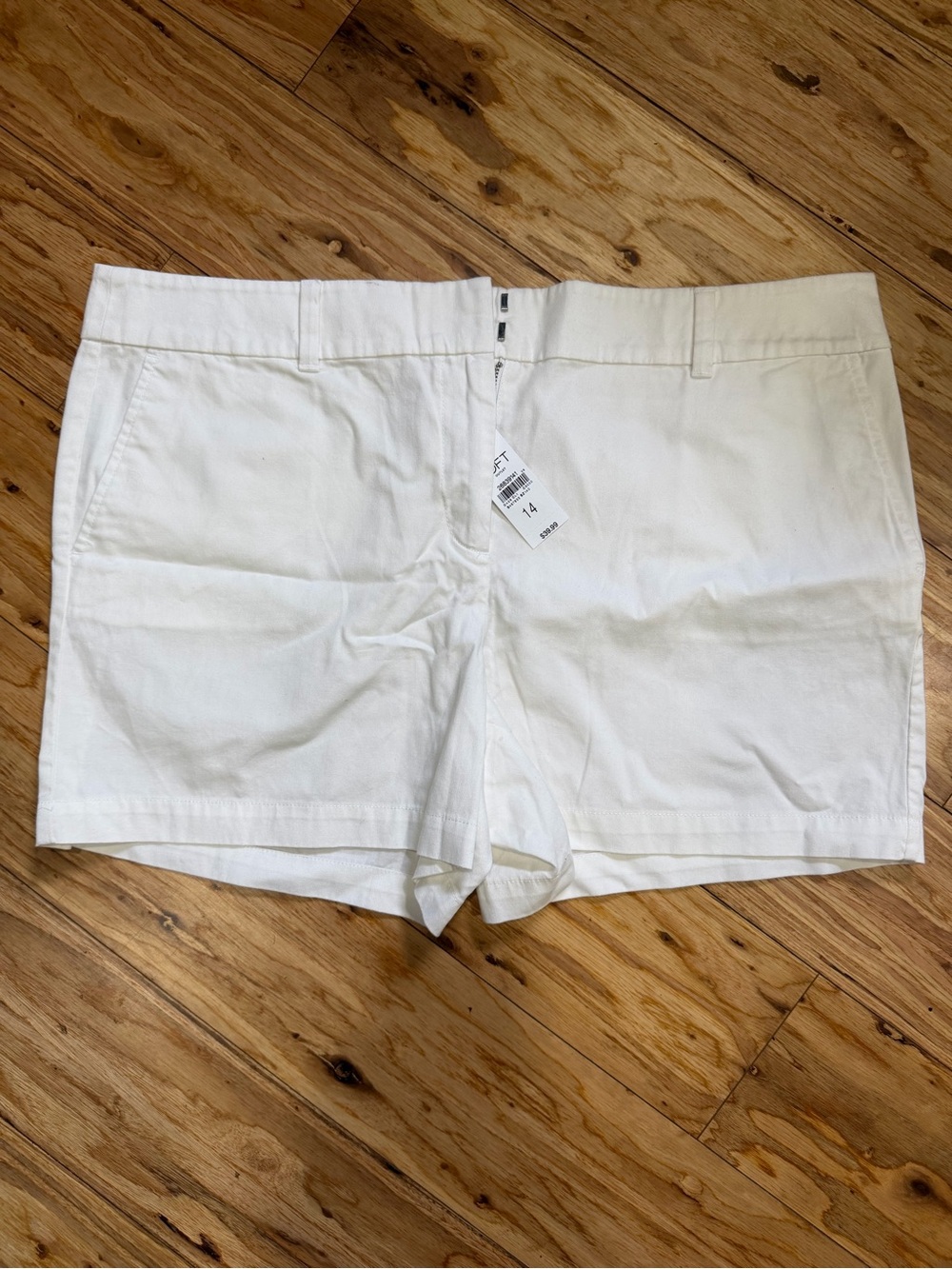 LOFT White Women's Shorts - Size 14